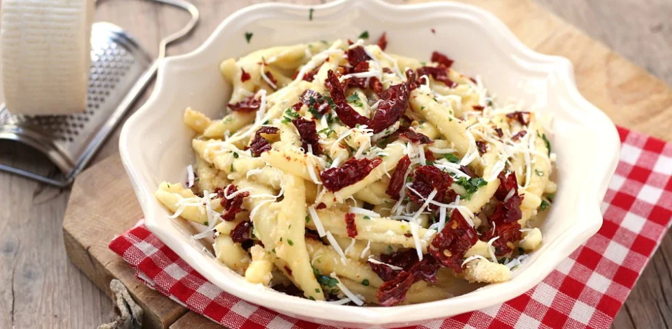 Cavatelli con cacioricotta e peperoni cruschi
